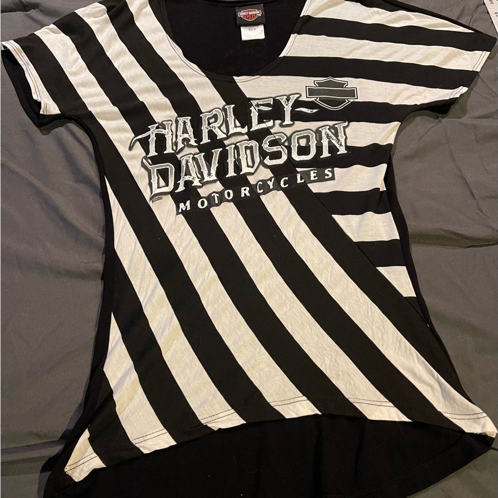 Women’s Harley Davidson scoop neck tee shirt size medium
